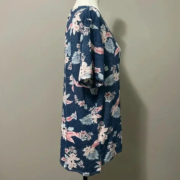 Lucky Brand Classic V Neck Floral Pattern T  Shirt - Picture 8 of 12